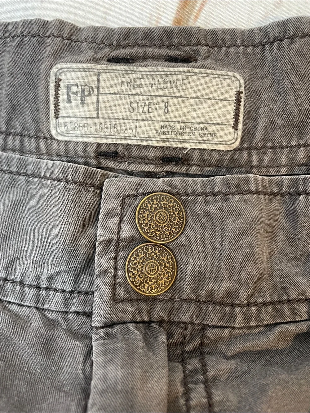 Free People Shorts Casual Tie-Belt Size 8 Charcoal Gray 100% Tencel Distressed